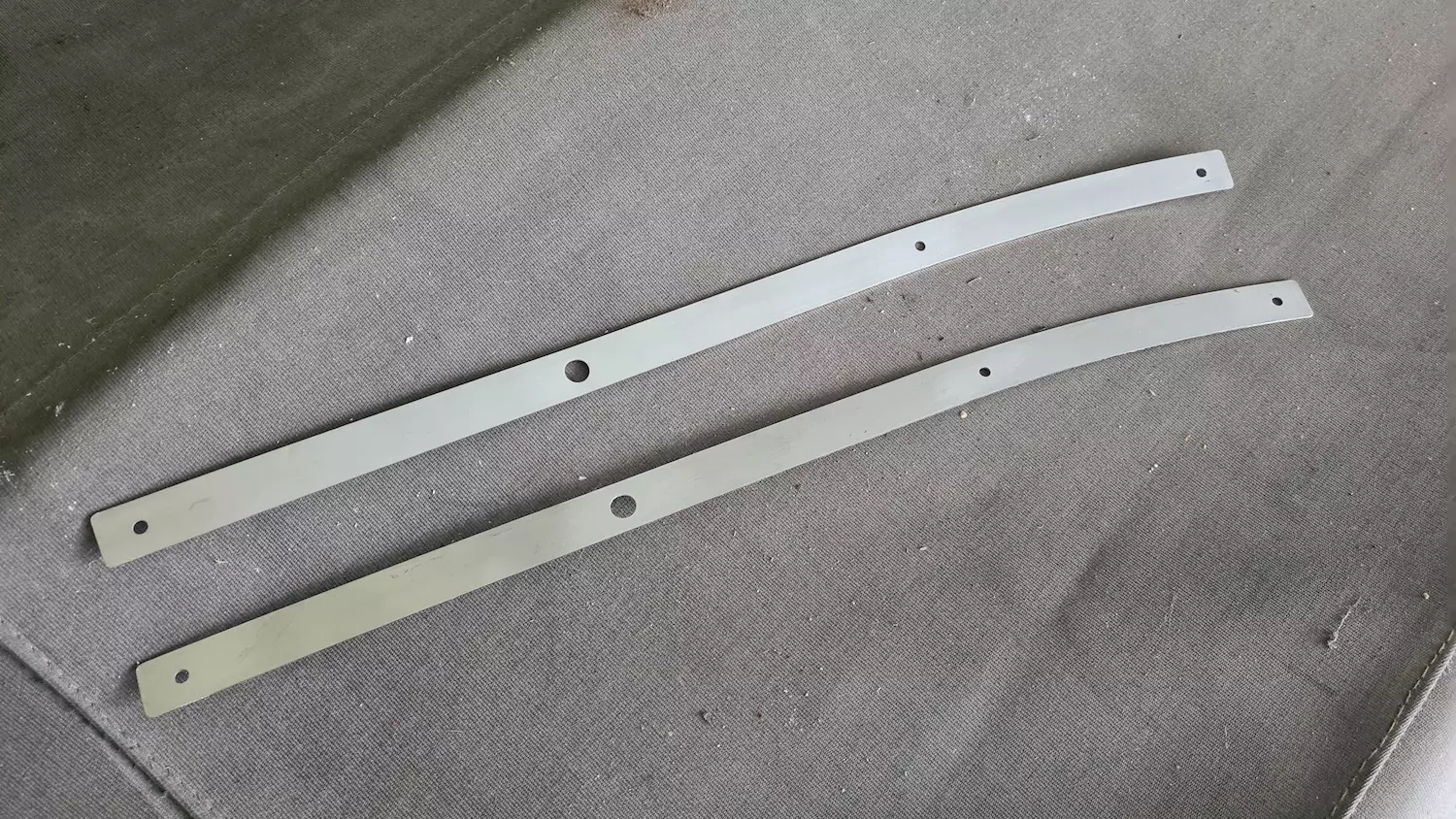 Feuillards latéraux cabriolet (Kit 2 pièces) – Image 3